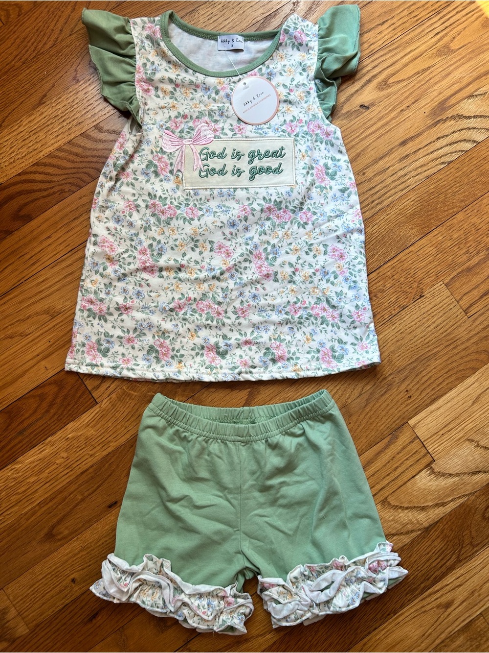 Abby & Evie Girls Green Floral Matching Set - 'God is great' Tee & Shorts size 3